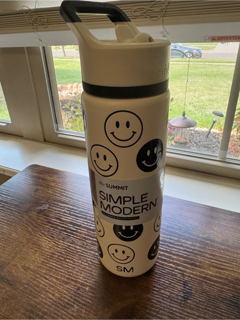 NWT Simple Modern 22oz Summit Water Bottle Smiley Faces Straw Lid